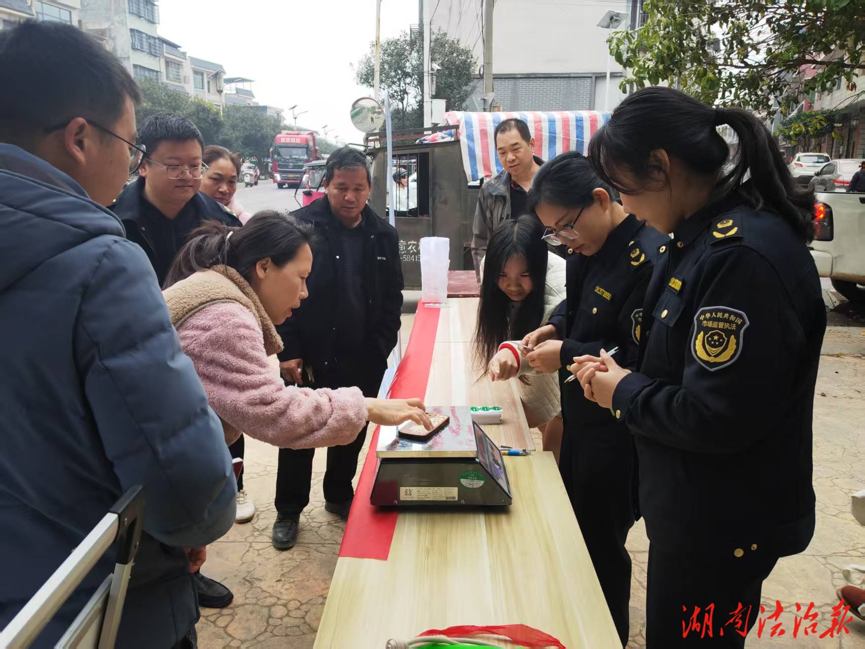 【市监视野】江永“年关守护”再添新招 手机变“砝码”筑牢消费公平防线
