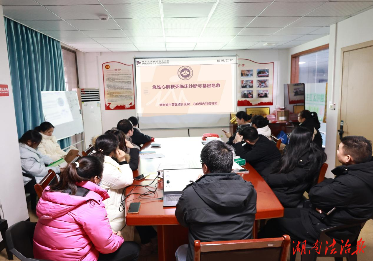 新田：省縣專家進(jìn)社區(qū)，織牢基層健康防護(hù)網(wǎng)