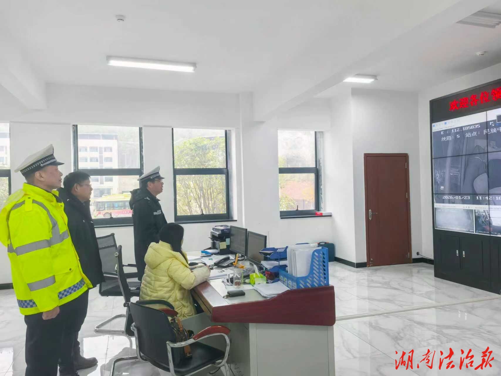 藍(lán)山公安交警：開展重點(diǎn)運(yùn)輸企業(yè)安全大檢查，筑牢冬季交通安全防線