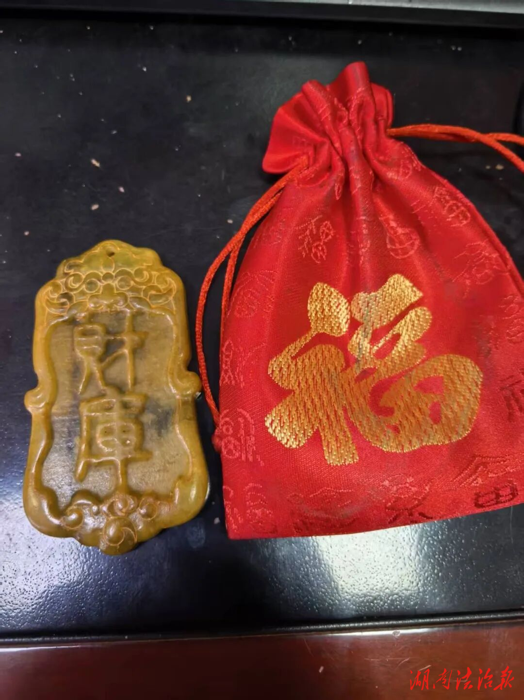 八塊石頭“值”七萬？報案一小時全追回！