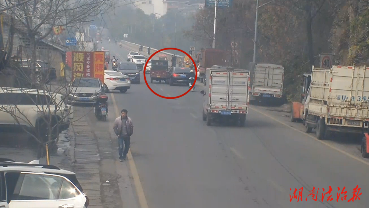 假“事故”真“碰瓷”瀘溪公安端掉“巡演”碰瓷團(tuán)伙