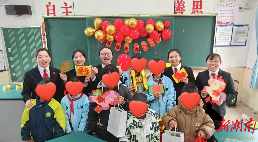 寒冬送暖，與愛“童”行 株洲市石峰區(qū)法院開展“愛心媽媽”新春關(guān)愛活動
