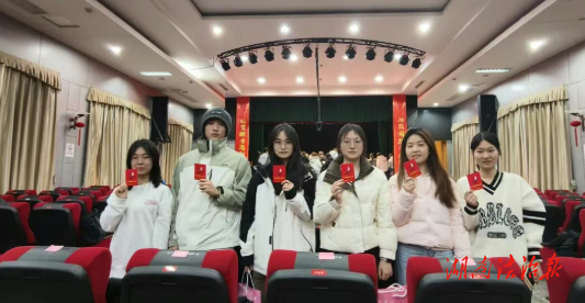 邵陽市中心醫(yī)院：滴滴熱血匯暖流 青春擔(dān)當(dāng)踐初心