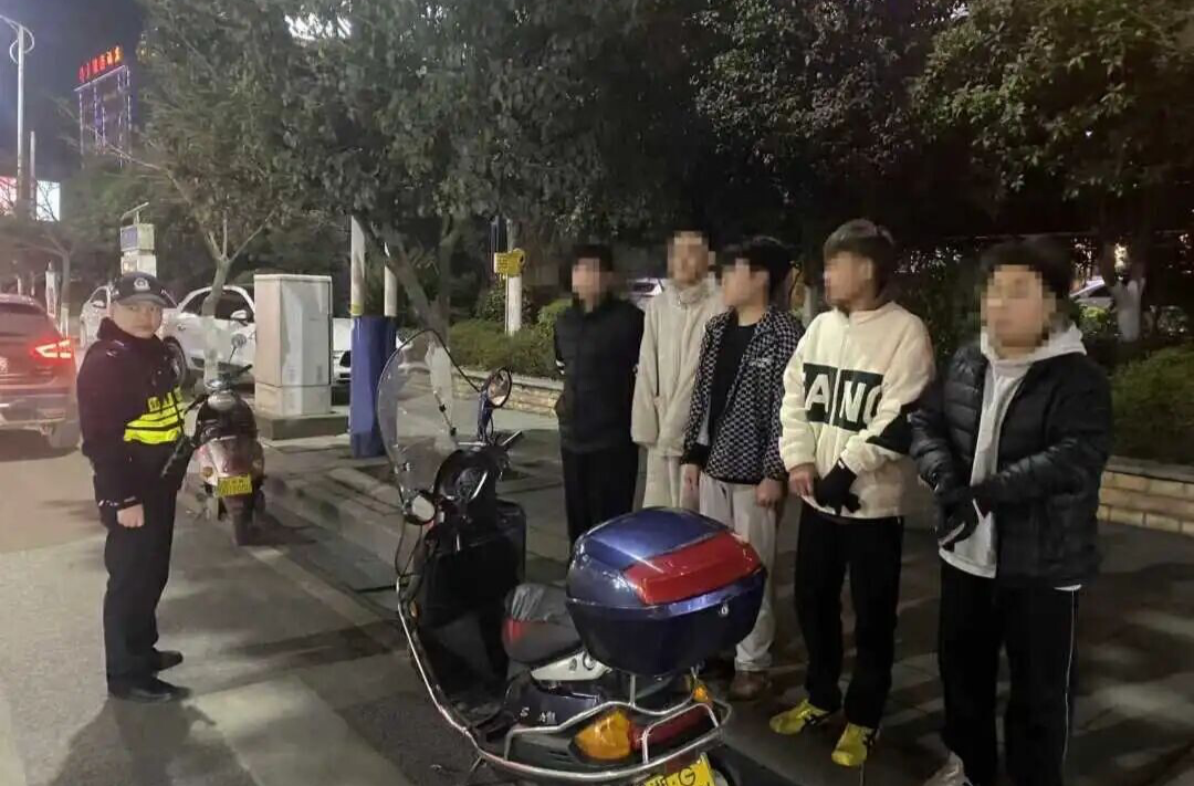 拒絕 “飆車炸街”！桑植交警全力守護學(xué)生假期道路安全