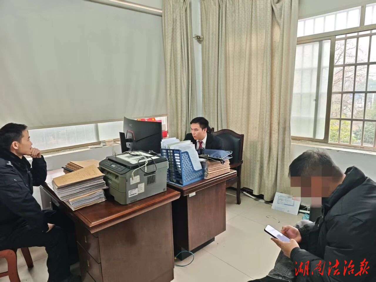 【“涉民生案件”集中執(zhí)行專項行動】精準傳喚促被執(zhí)行人當(dāng)場履行