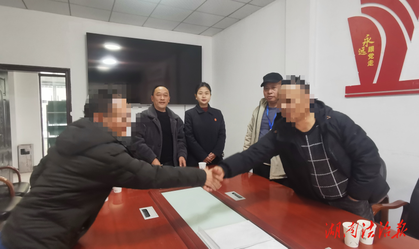 人大代表說：“糾紛‘武（吾）’來調(diào)！”