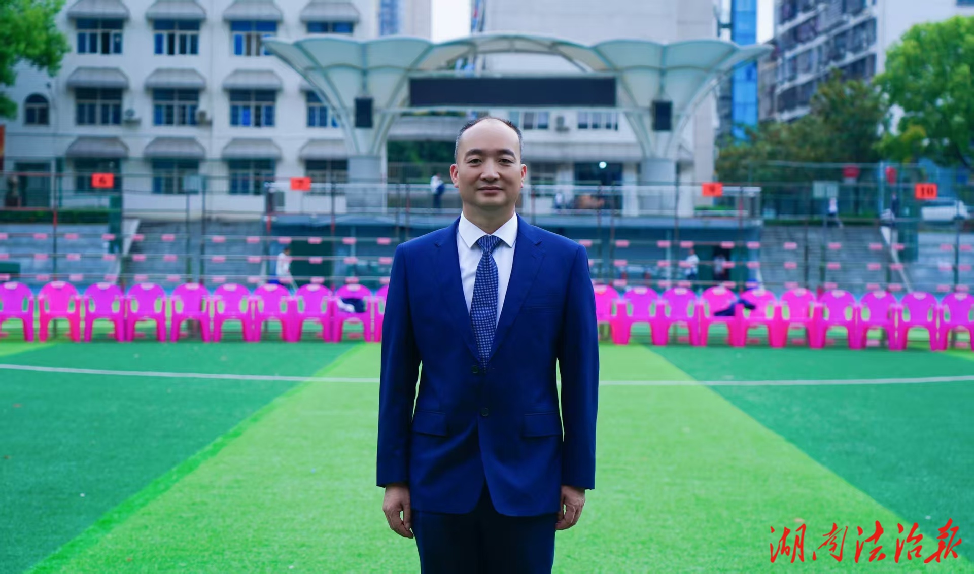 兵教師周偉鵬：從天山哨位到講臺C位 一位“兵教師”三十年的沖鋒與守護