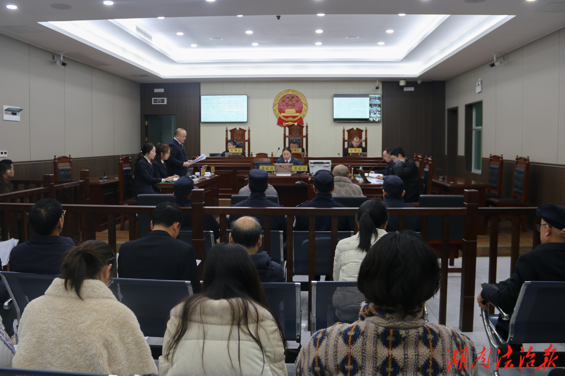 听庭砺精兵 评议促提升  祁东县人民检察院开展听庭评议活动