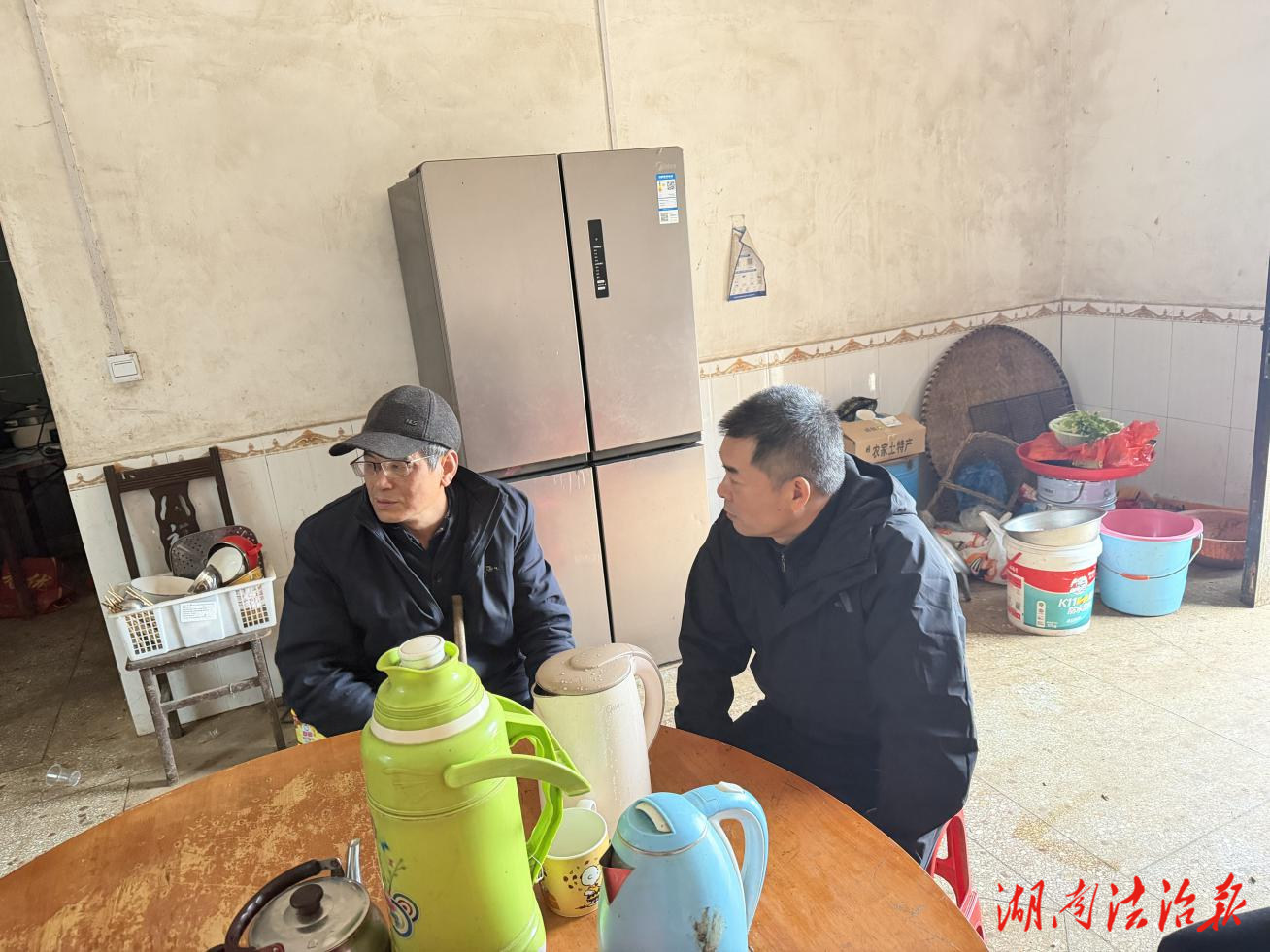 東安縣司法局開(kāi)展春節(jié)走訪慰問(wèn)活動(dòng) 為退休老干部送去新春祝福