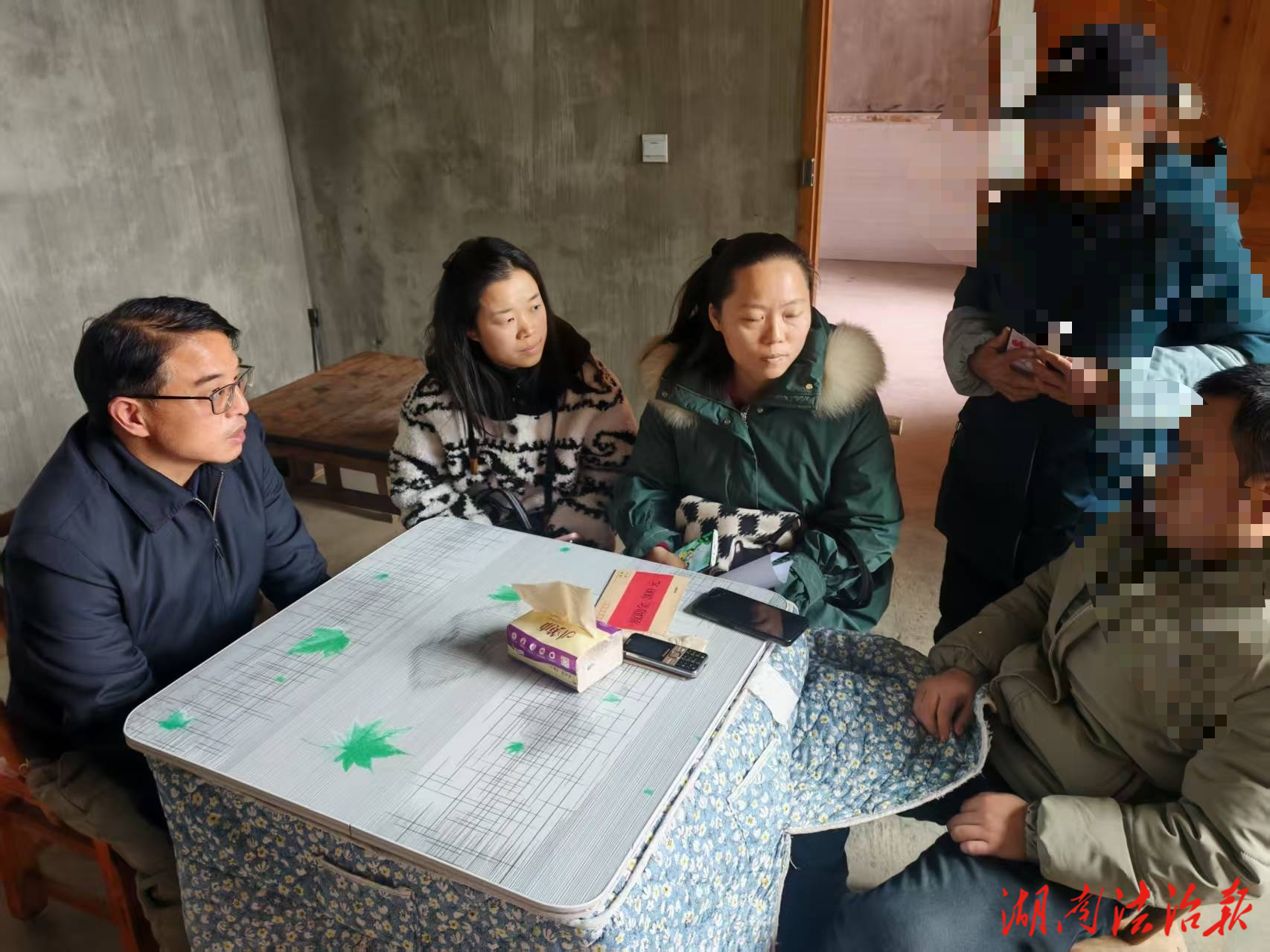 歲末寒冬送溫暖  司法春風(fēng)潤心田----花垣縣司法局開展困難特殊人群走訪幫扶活動