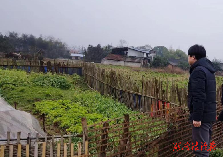 零陵區(qū)富家橋鎮(zhèn)開展毒品踏查摸排和入戶禁毒宣傳活動(dòng)