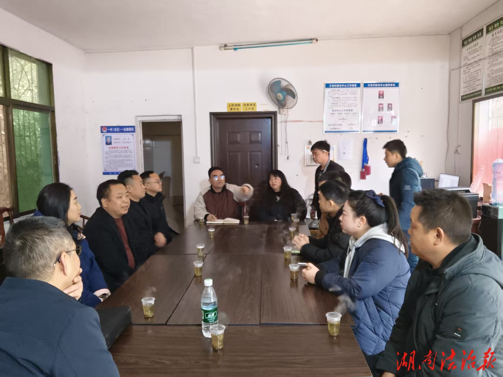 歲末送溫暖  政法不了情——鳳凰縣委政法委領(lǐng)導(dǎo)班子開展節(jié)前走訪慰問活動(dòng)