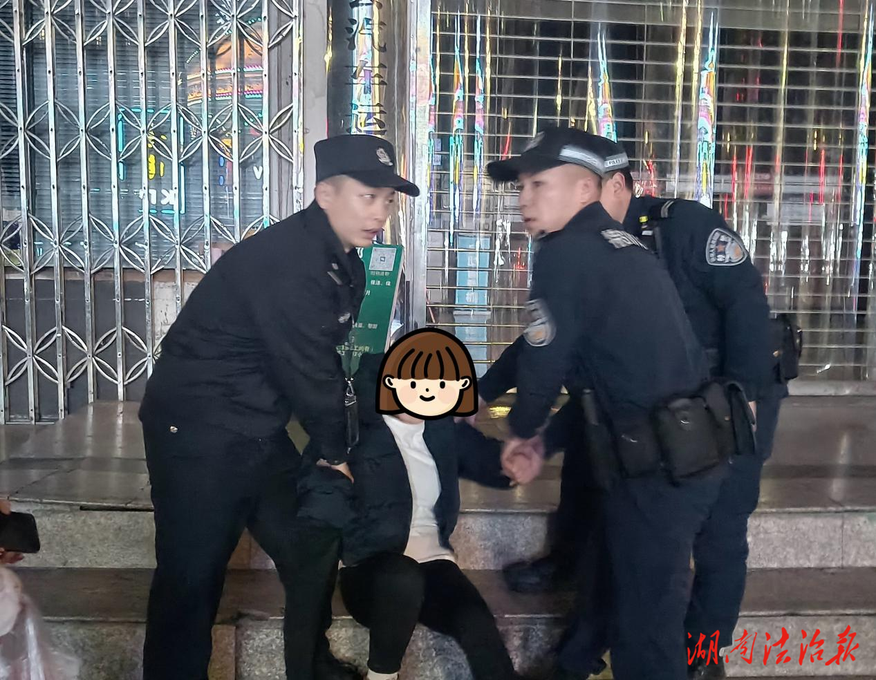 女子深夜欲跳橋輕生，花垣公安及時救援化險為夷