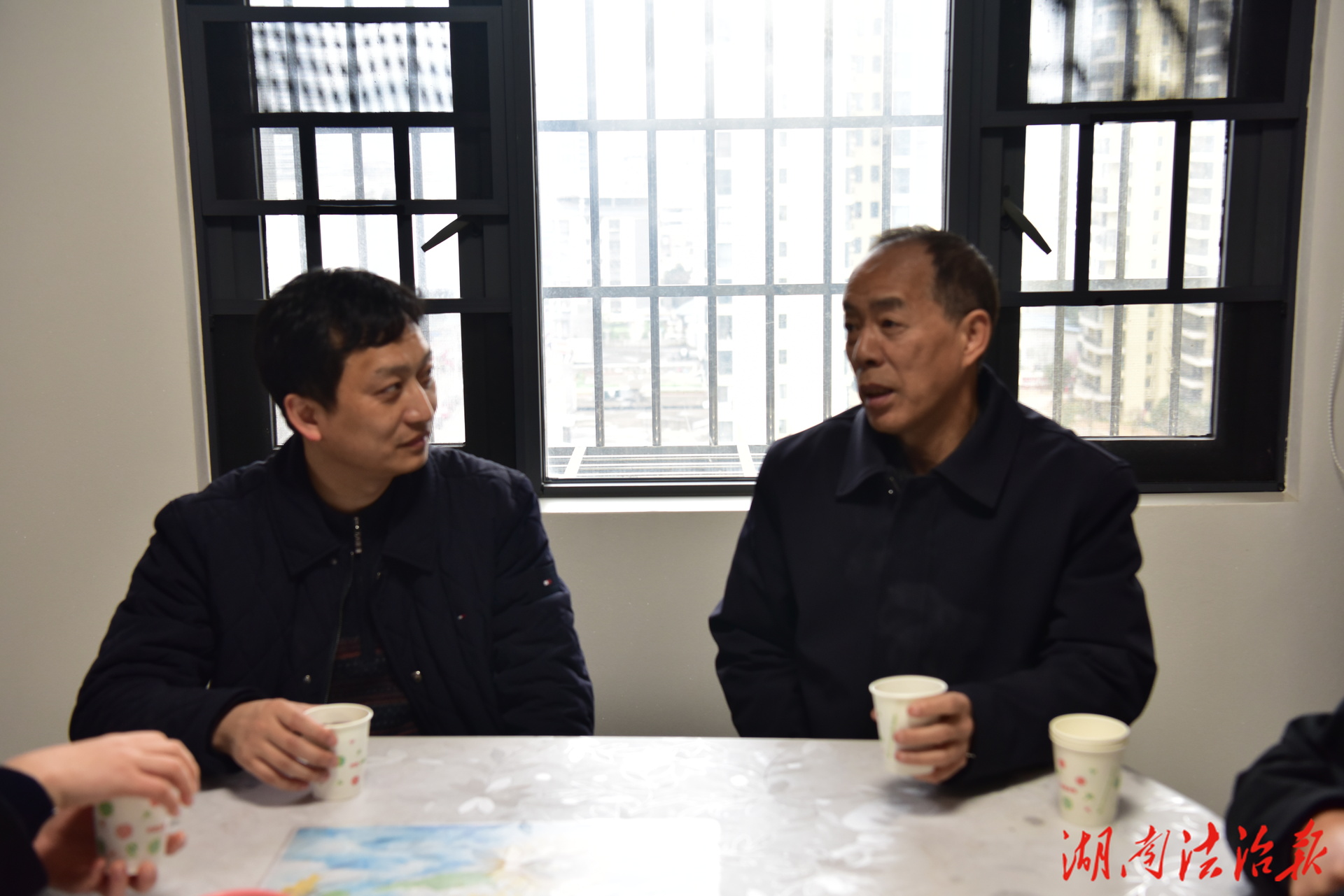 新春送暖 情系桑榆——江永法院春节前走访慰问退休干警及遗属