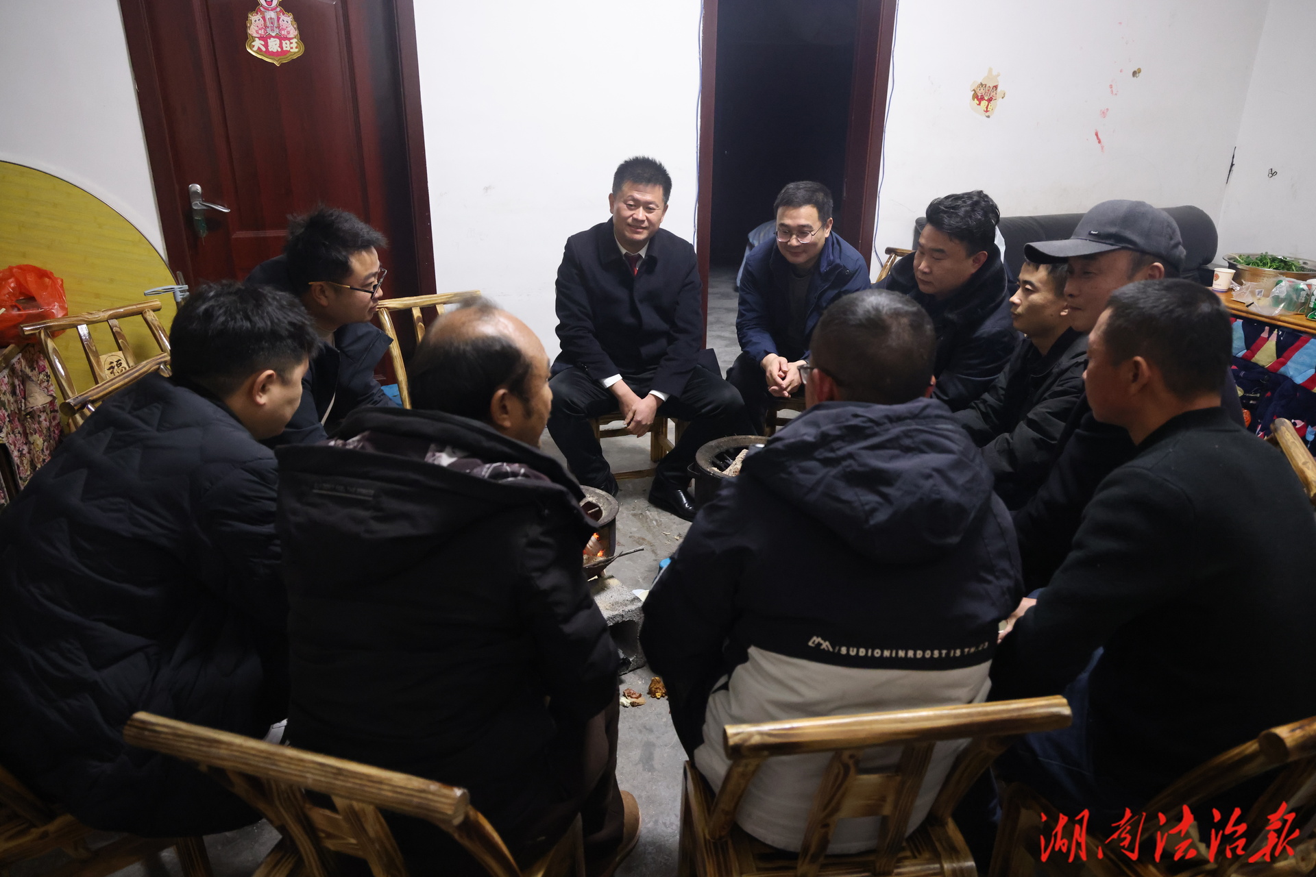 情系联点村 慰问暖人心 ——泸溪县检察院检察长张斌赴峒头寨村、欧溪村开展走访慰问活动