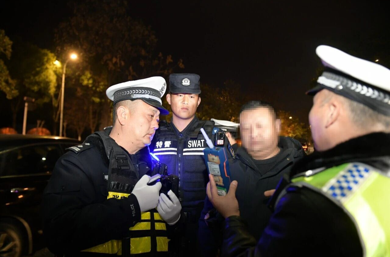 张家界公安全力开展节前集中清查行动 筑牢春节安全防线