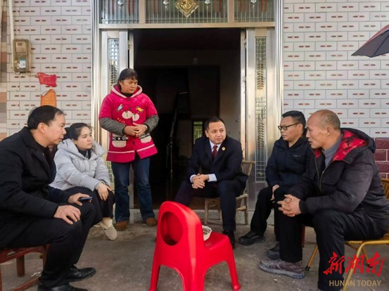 醴陵：多元救助，助老李一家过个幸福年