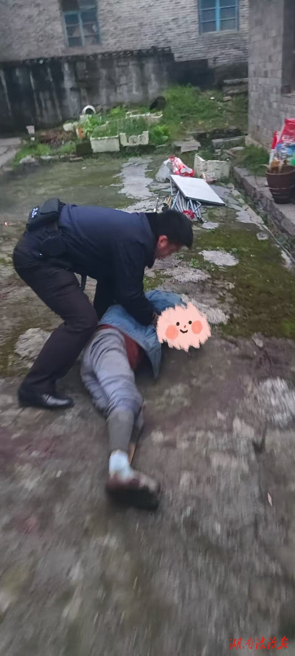 寒晨危急伸援手 藏藍(lán)守護(hù)暖民心