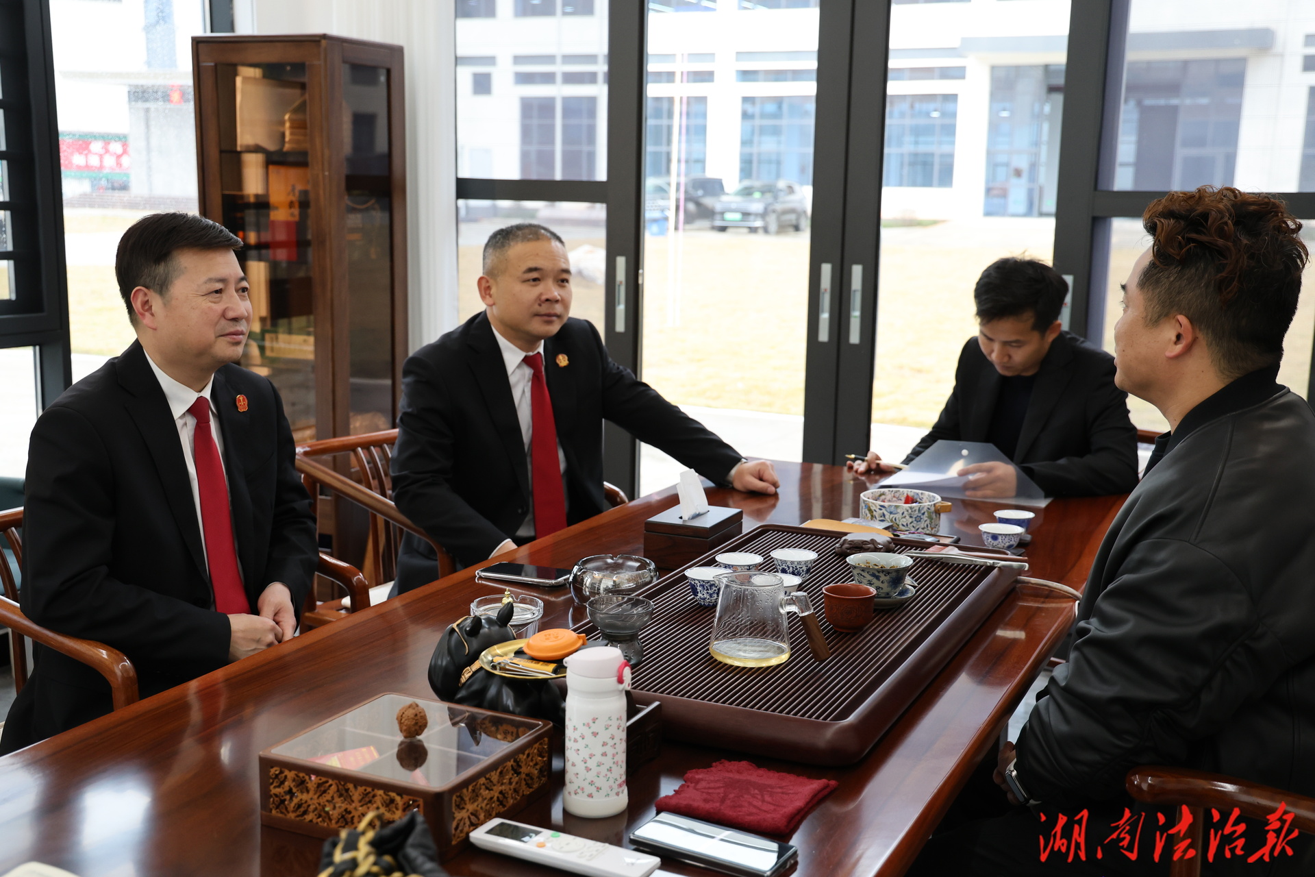 藍(lán)山縣法院走訪企業(yè)聽心聲、促發(fā)展