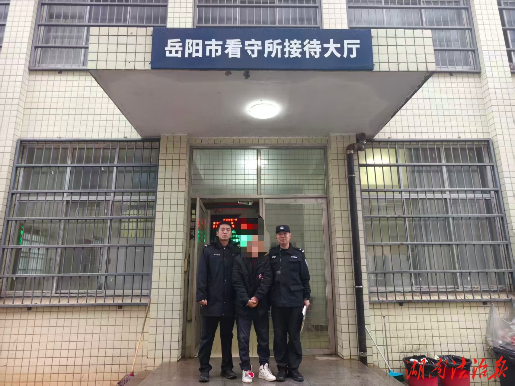 攻堅(jiān)克難聚合力 精準(zhǔn)偵辦顯擔(dān)當(dāng) ——君山分局刑偵大隊(duì)偵破系列車內(nèi)財(cái)物被盜案