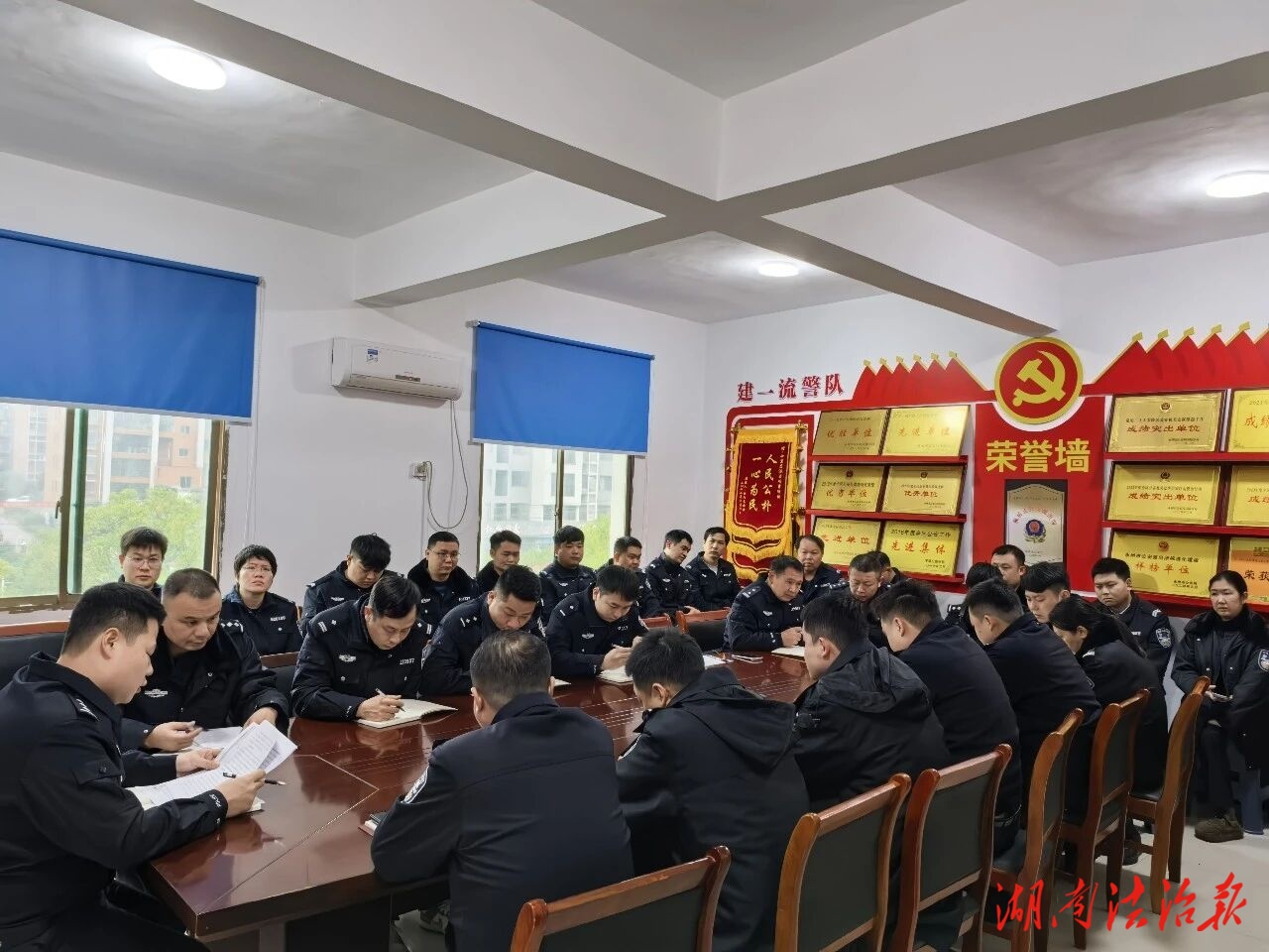 七里店派出所春節(jié)“不打烊” 重拳破小案守護(hù)大平安