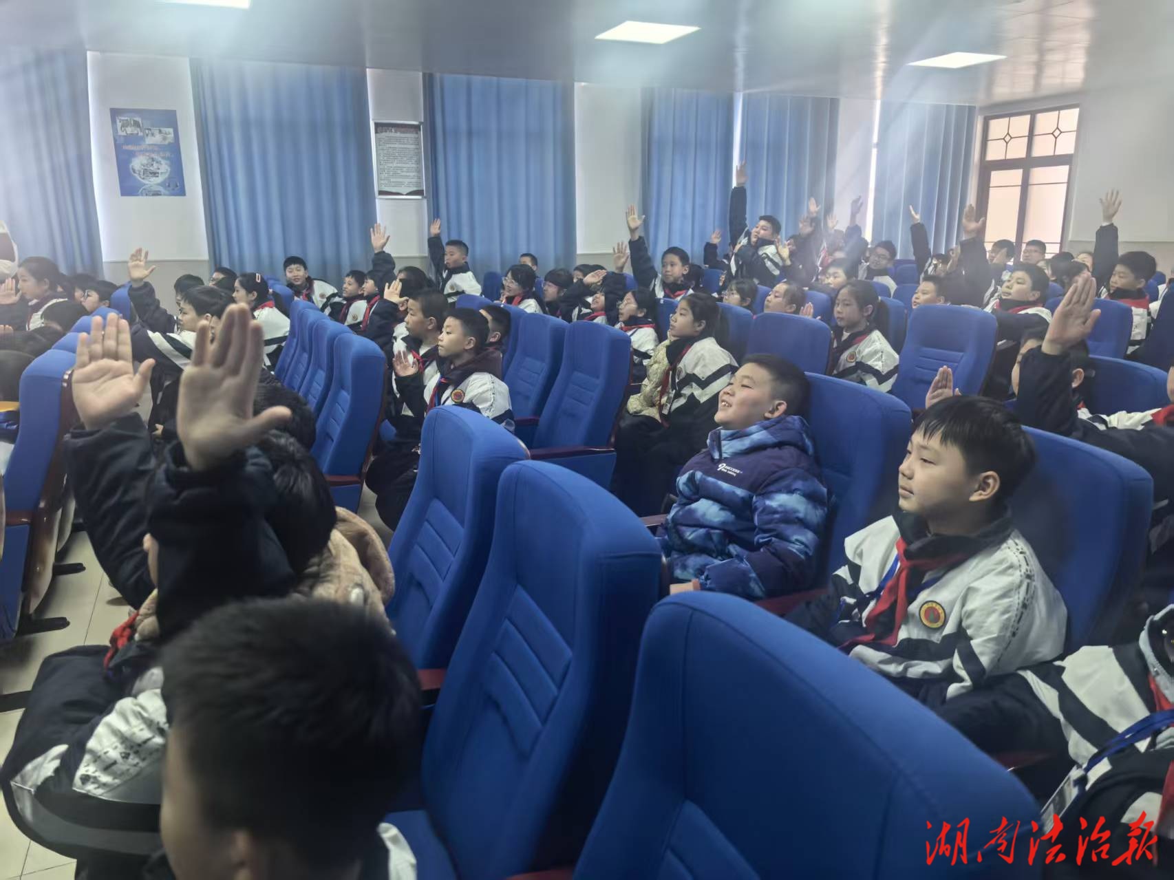 交警进校园，安全伴成长！祁阳交警开展春季开学交通安全第一课