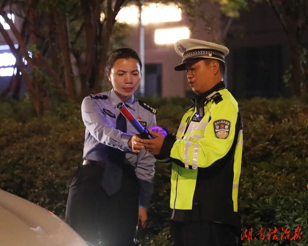 【致敬她力量】1? 青絲到白發(fā)，她在督察“戰(zhàn)線”上書(shū)寫(xiě)柔韌擔(dān)當(dāng)