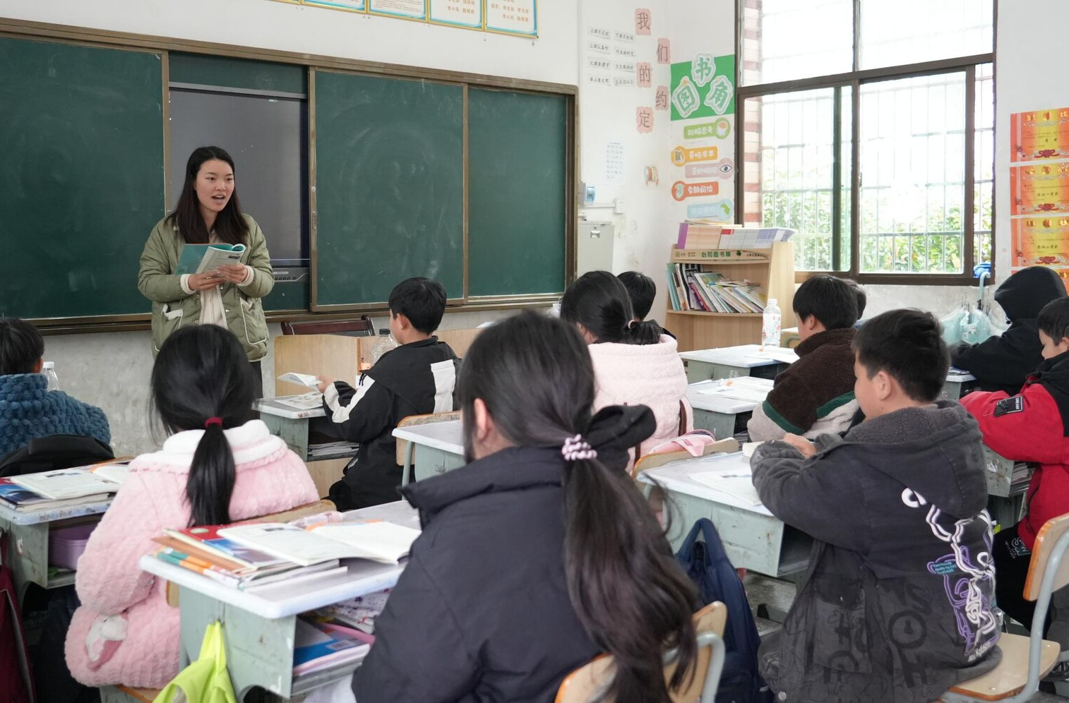 生源銳減，老師迷茫，但教育的星火，他們用滿(mǎn)分答卷在守護(hù)