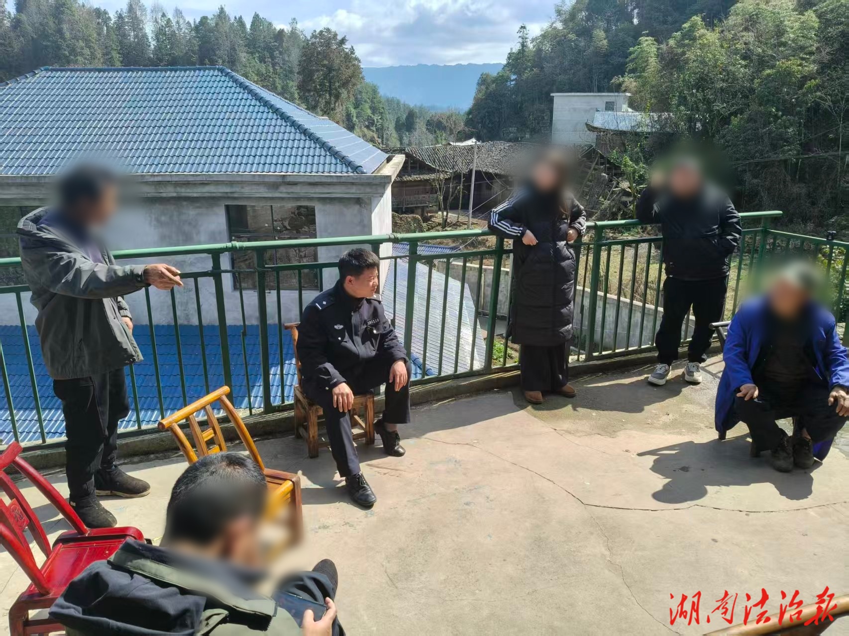 龙山公安：兄弟阋墙为房产 多方联调续亲情