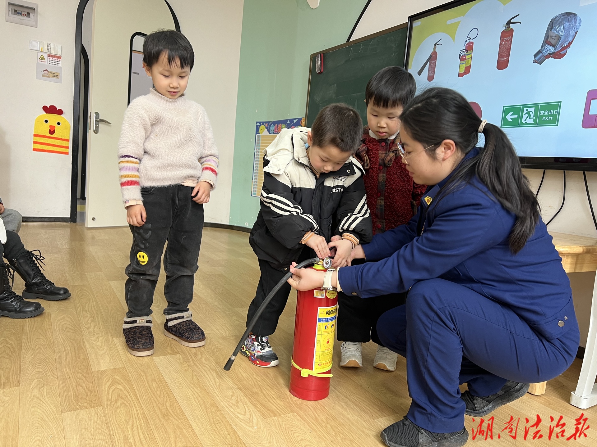 邵陽北塔消防走進(jìn)幼兒園開展“消防安全開學(xué)第一課”
