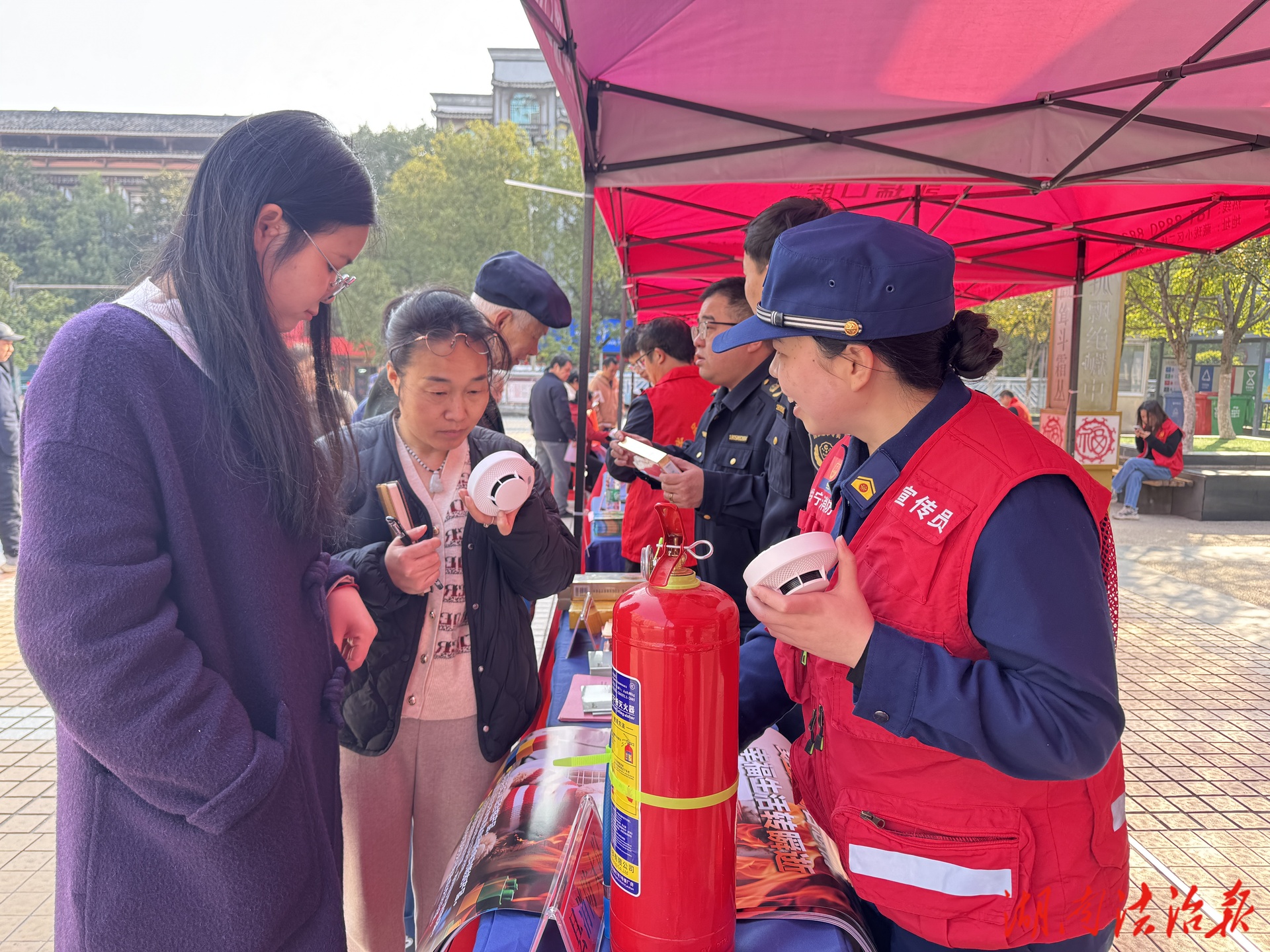 “3·15”打假護(hù)安！綏寧縣集中銷毀假冒偽劣消防產(chǎn)品并開展宣傳活動(dòng)