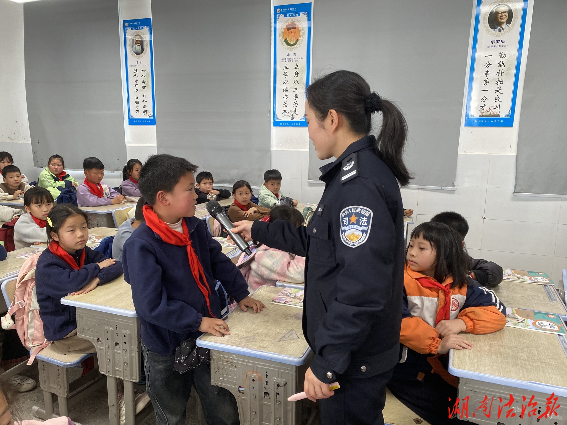 以法治之光，驱欺凌之霾——龙山县司法局华塘司法所开学首讲“护苗”进行时