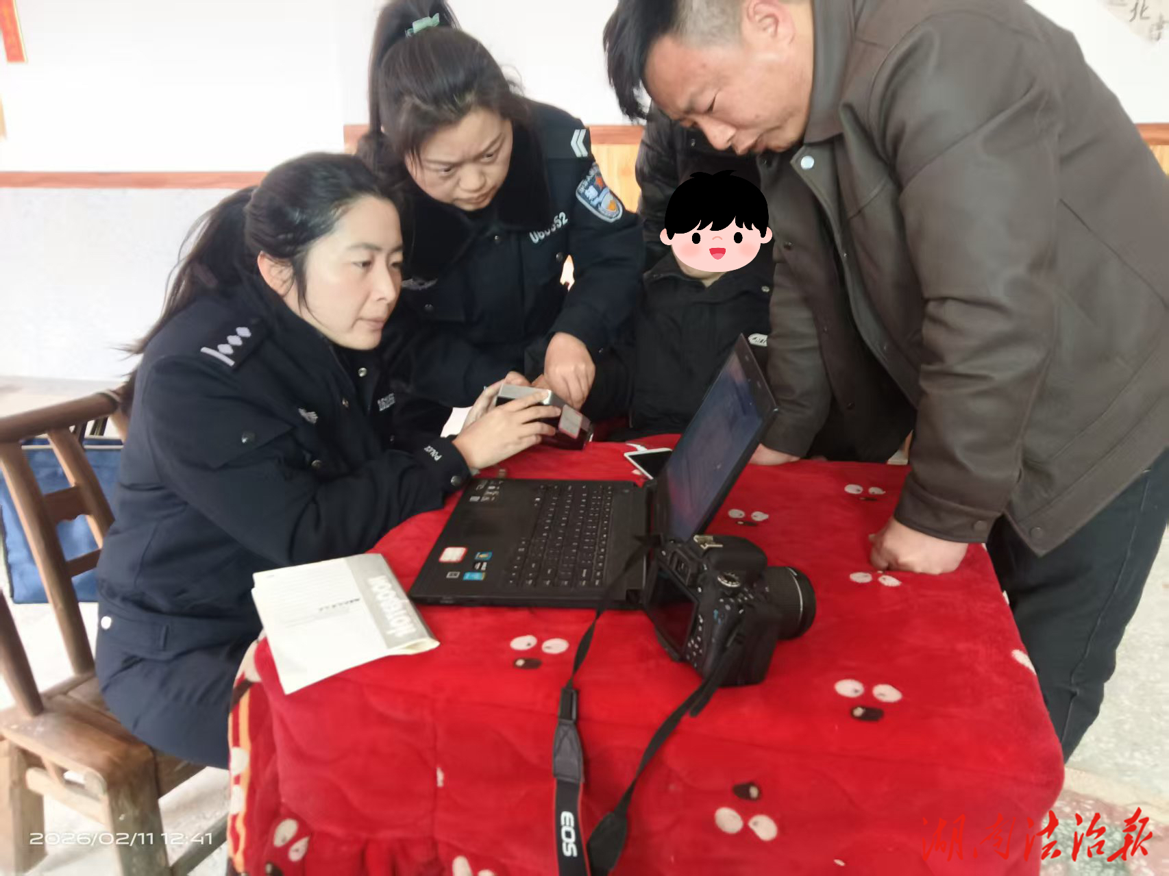 【暖心警事】老人行动不便？花垣公安上门办证解难题