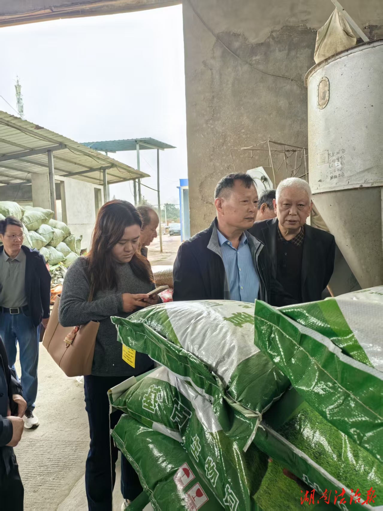 益陽市老科協(xié)魯玉民微生物液態(tài)發(fā)酵飼喂技術(shù)  破解生豬養(yǎng)殖環(huán)保、效益難題