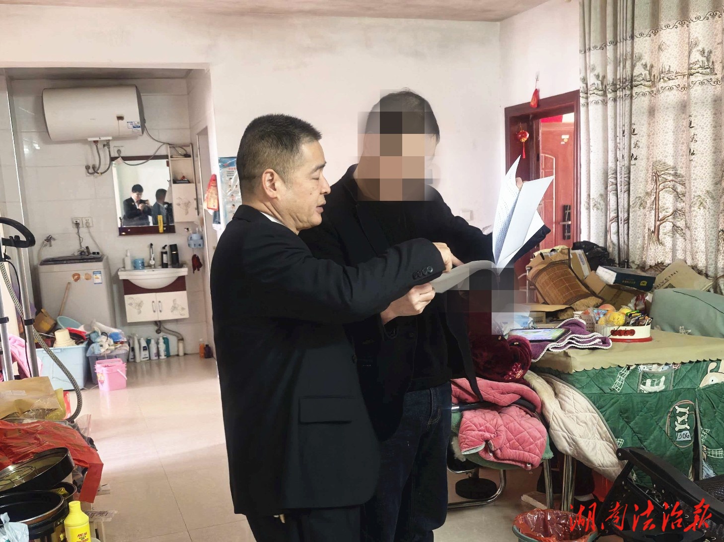 法徽暖民心：法官上門(mén)為癱瘓當(dāng)事人化解再審糾紛