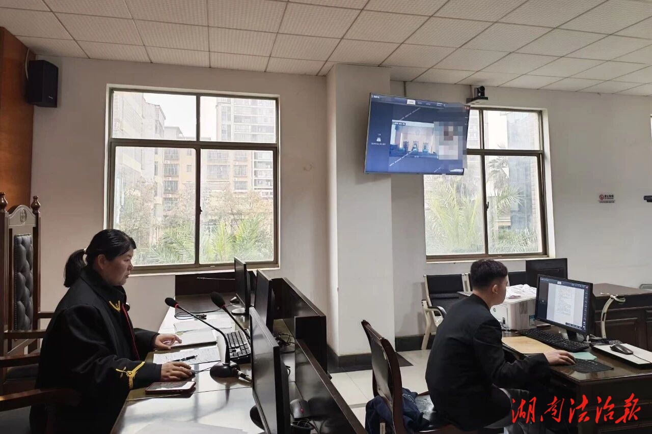 夫妻矛盾激化鬧離婚  法官傾情調(diào)解化糾紛