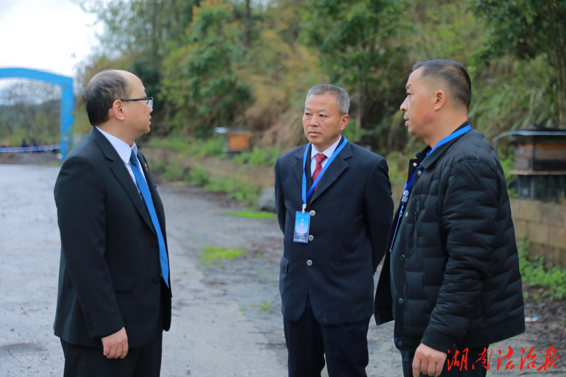 破執(zhí)行僵局 解群體糾紛——保靖法院以“以物抵債+聯(lián)動(dòng)攻堅(jiān)”成功執(zhí)結(jié)采石場設(shè)備交付案