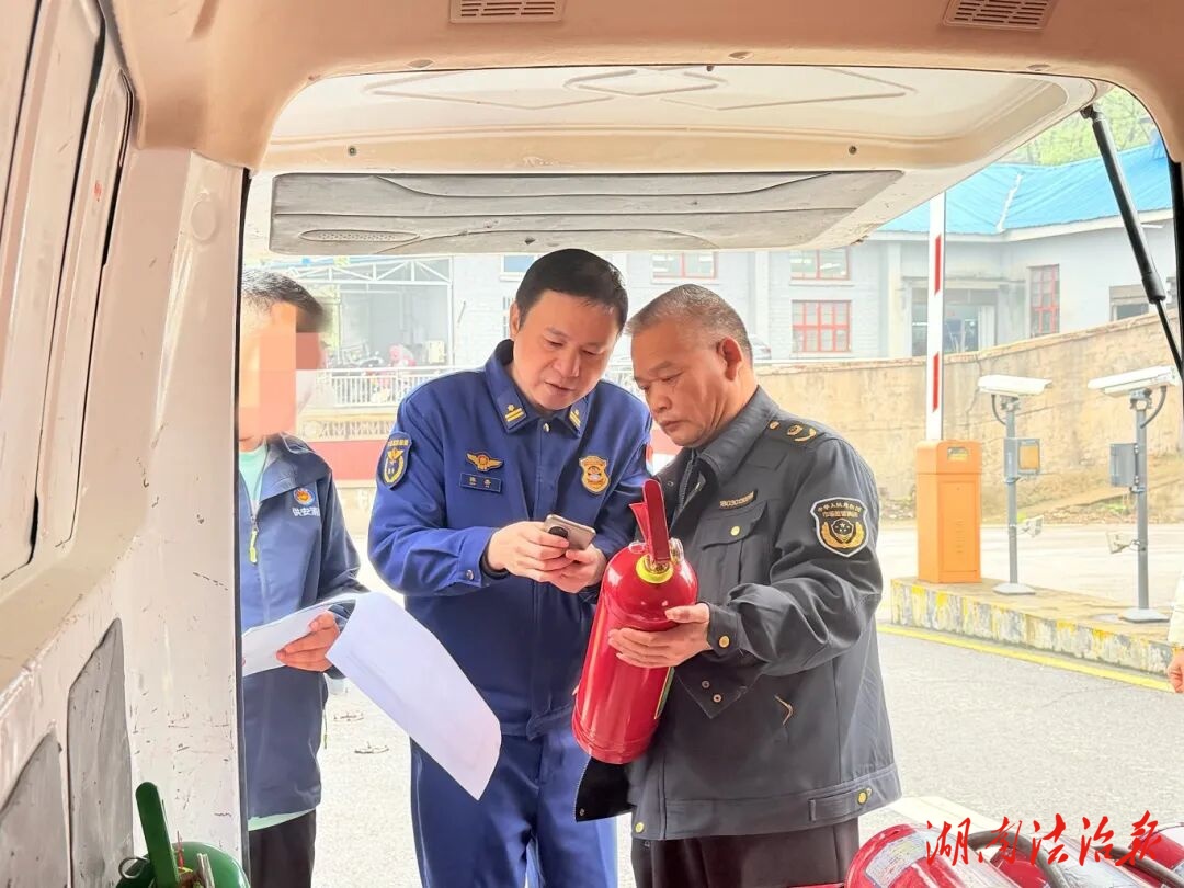 借“消防检查”之名推销器材？消防员：不要信！