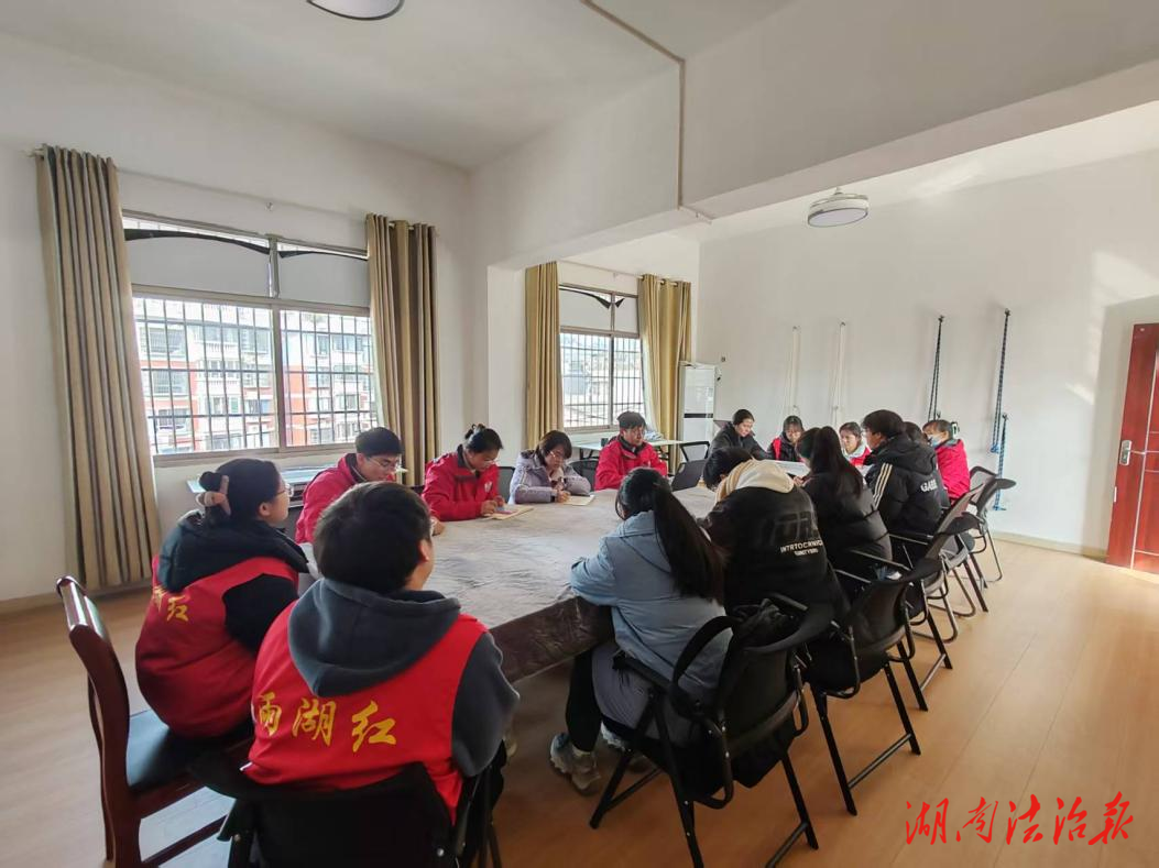 湘潭雨湖區(qū)：志愿服務(wù)織密清明祭掃“服務(wù)網(wǎng)”