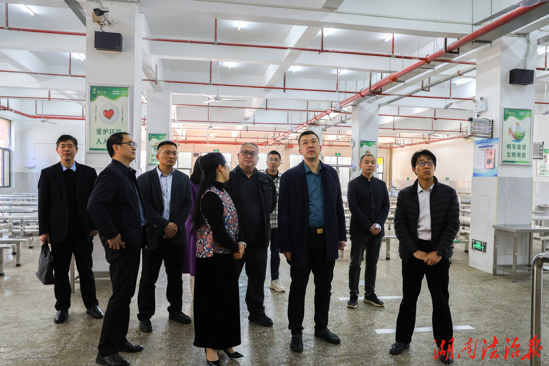 李群輝調(diào)研教育系統(tǒng)工作