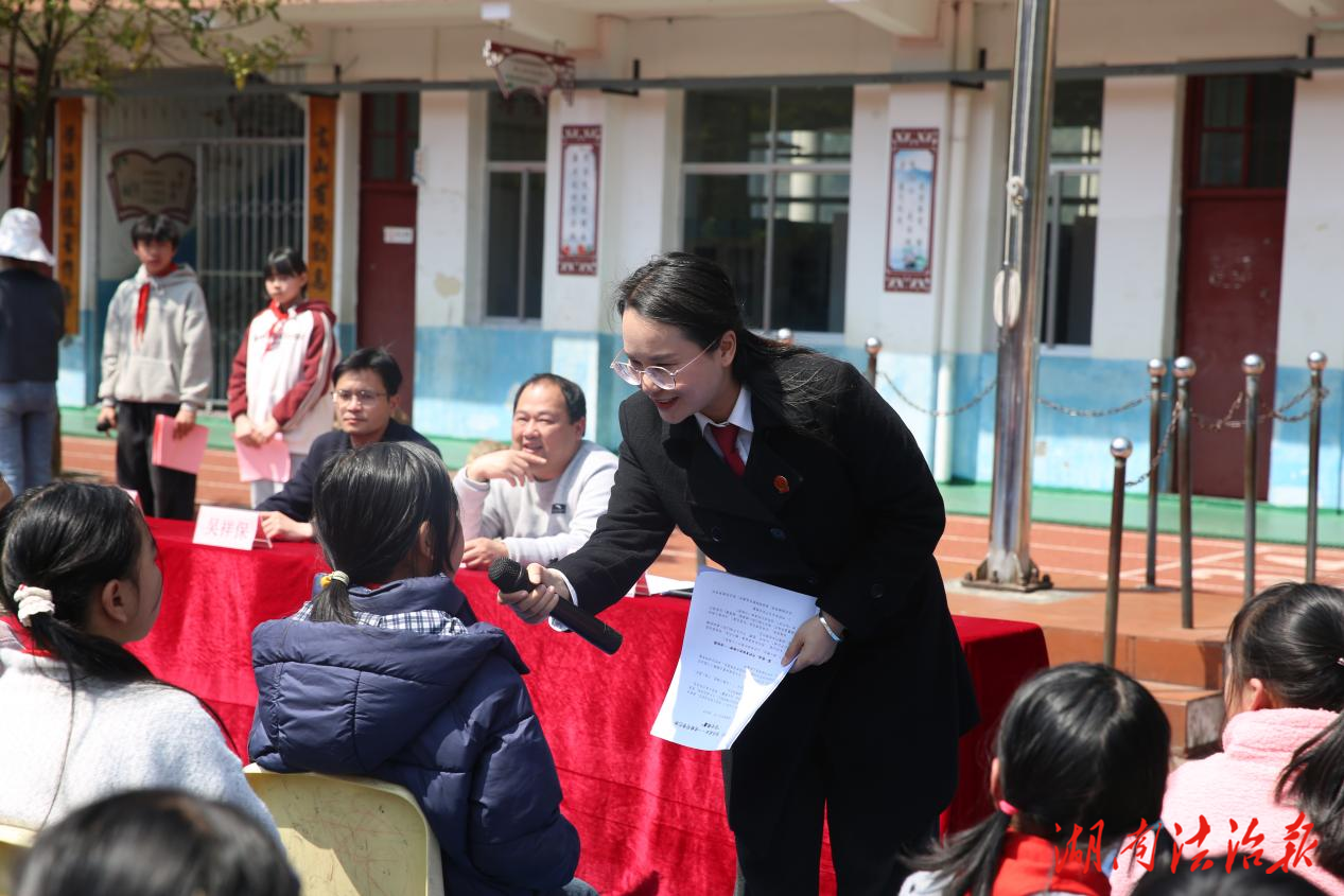 通道法院：开学送法护成长 法治护航启新程