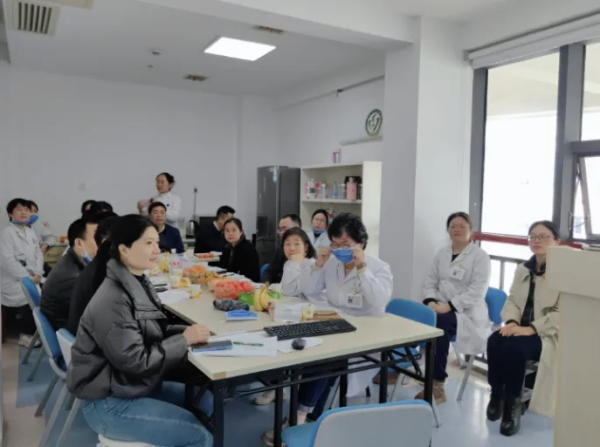 邵阳市中心医院召开全科专业基地住培迎评专题讨论会