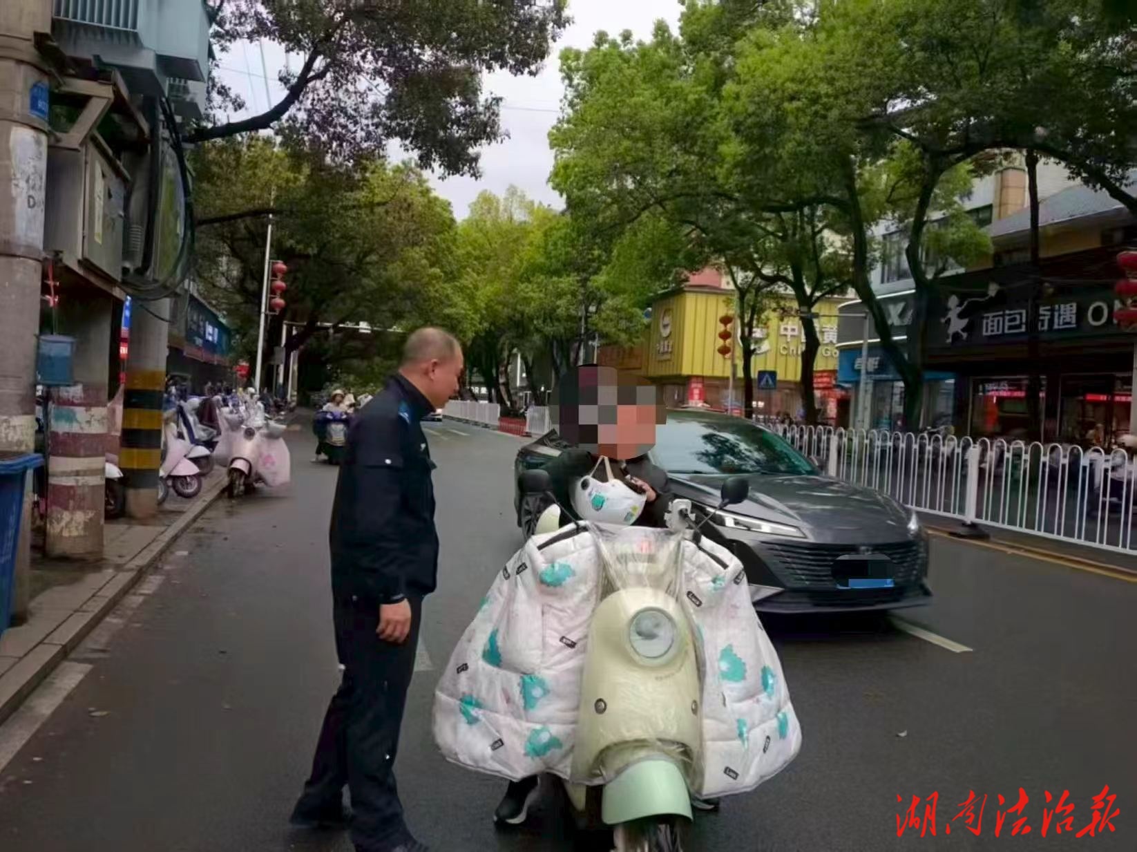 守护 “头” 等大事 文明出行相伴 ——新田公安扎实开展文明交通劝导与宣传工作