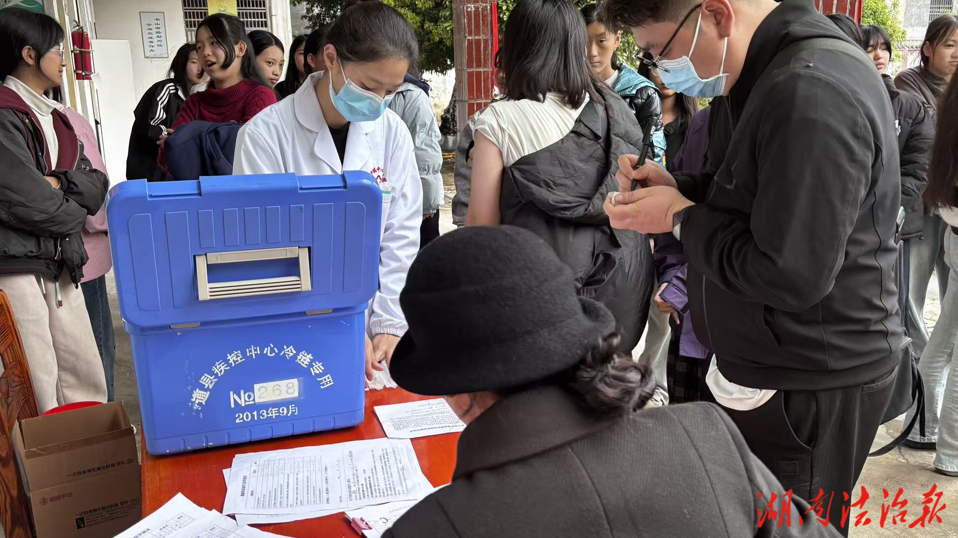 道县仙子脚镇卫生院走进校园为适龄女生开展免费HPV疫苗接种服务