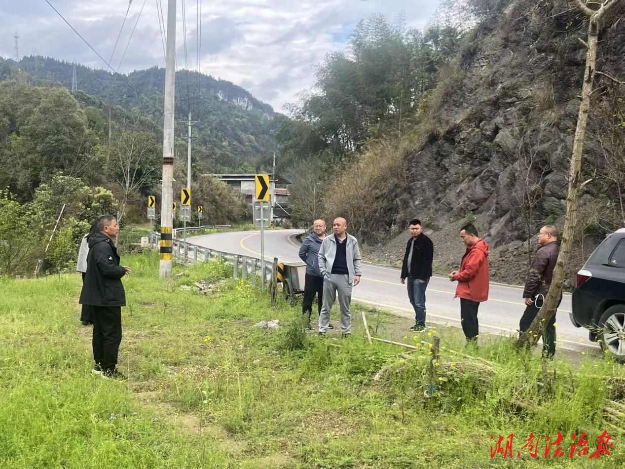 发挥后盾单位作用 助力民生项目落地——州强戒所深入龙山县塘口村调研便民停车场建设工作