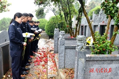 聆听英烈事迹 坚定从警初心