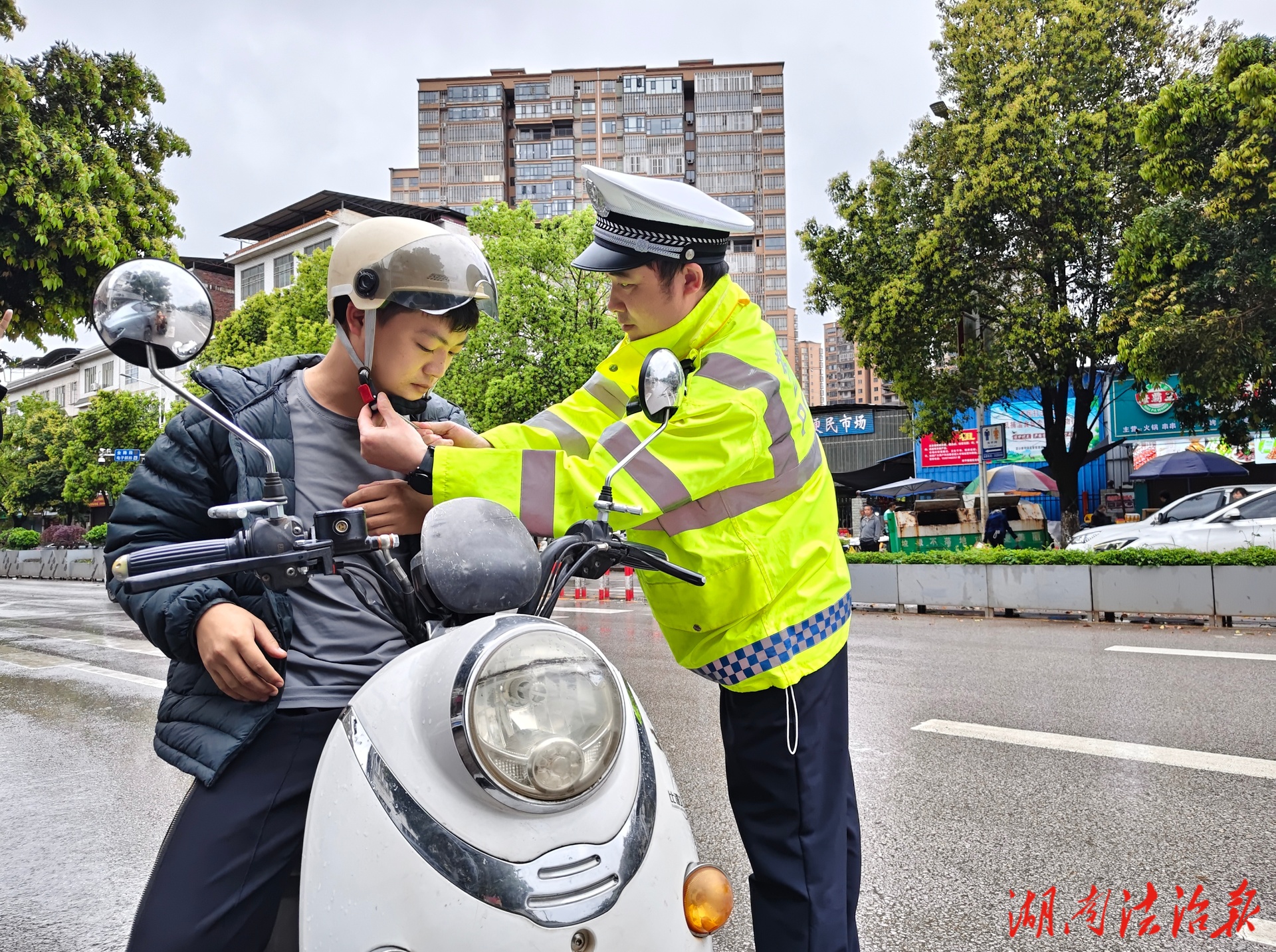 藍(lán)山公安：清明“警”色護(hù)平安