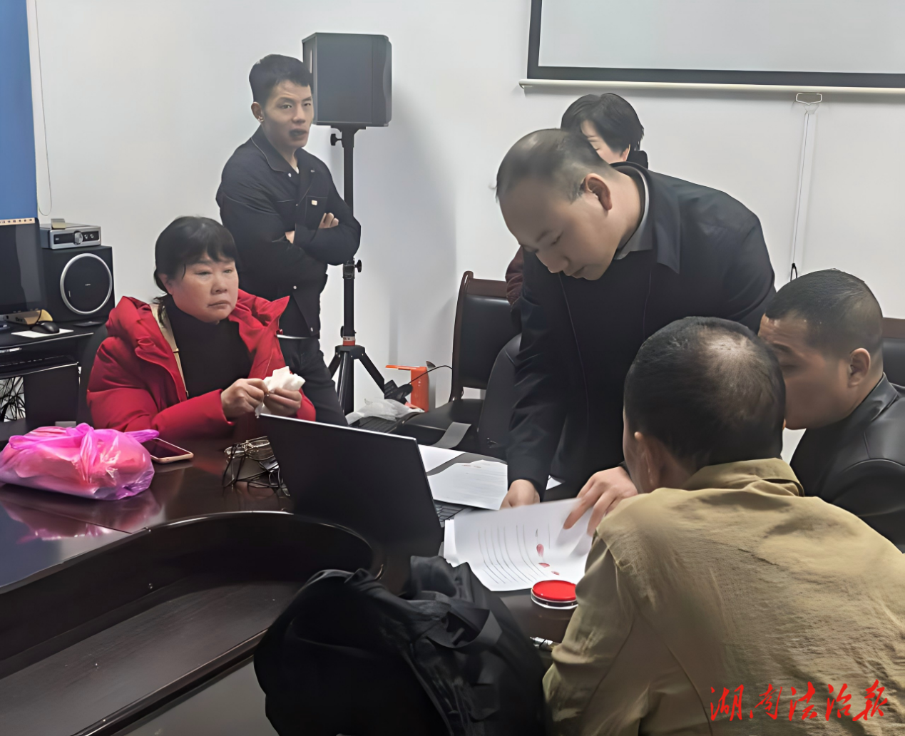法治護(hù)航解家事  溫情調(diào)解暖民心
