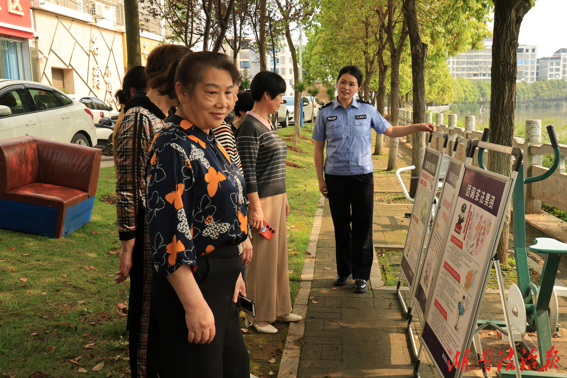 拉家常、講案例 新田公安把防騙知識(shí)送到群眾身邊