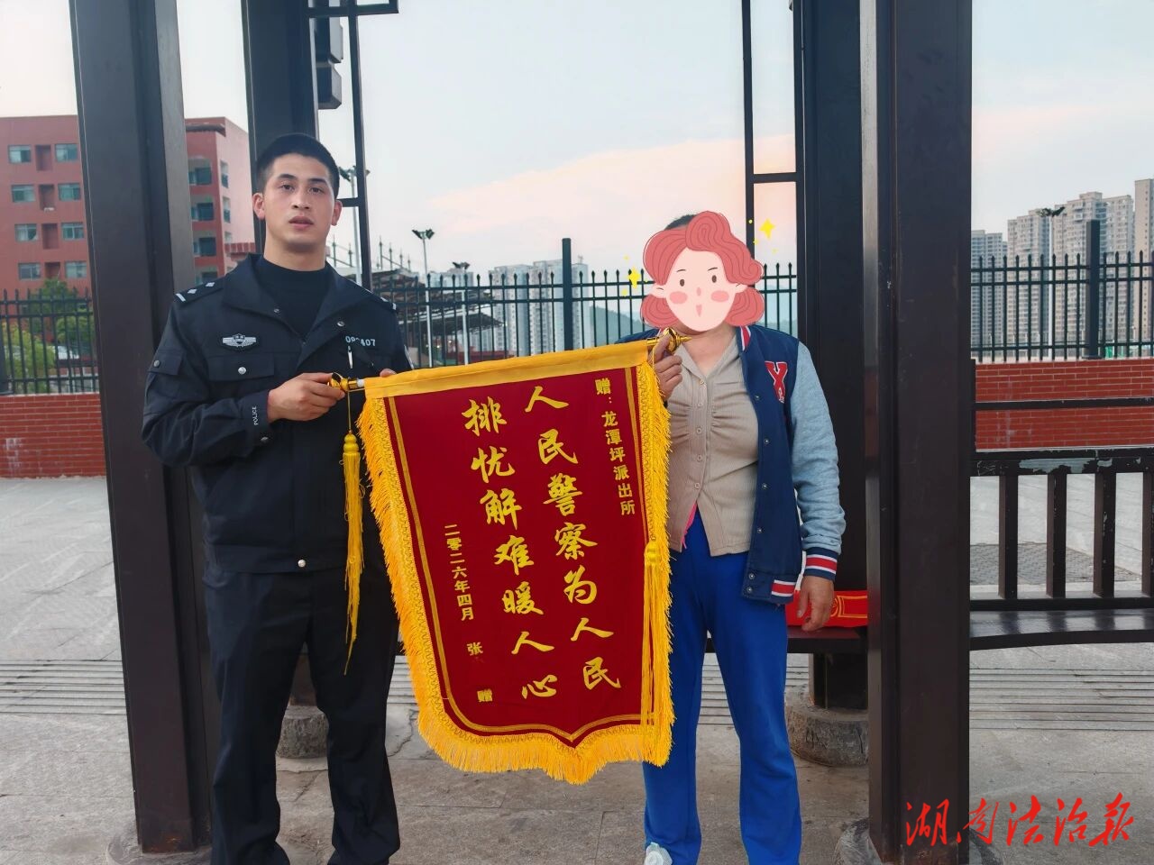 犬只追逐致人摔倒起紛爭，民輔警四次上門促和解
